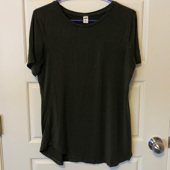 2 Medium Women’s T-shirts - Picture 2 of 5